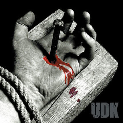Carátula UDK - Hand that feeds